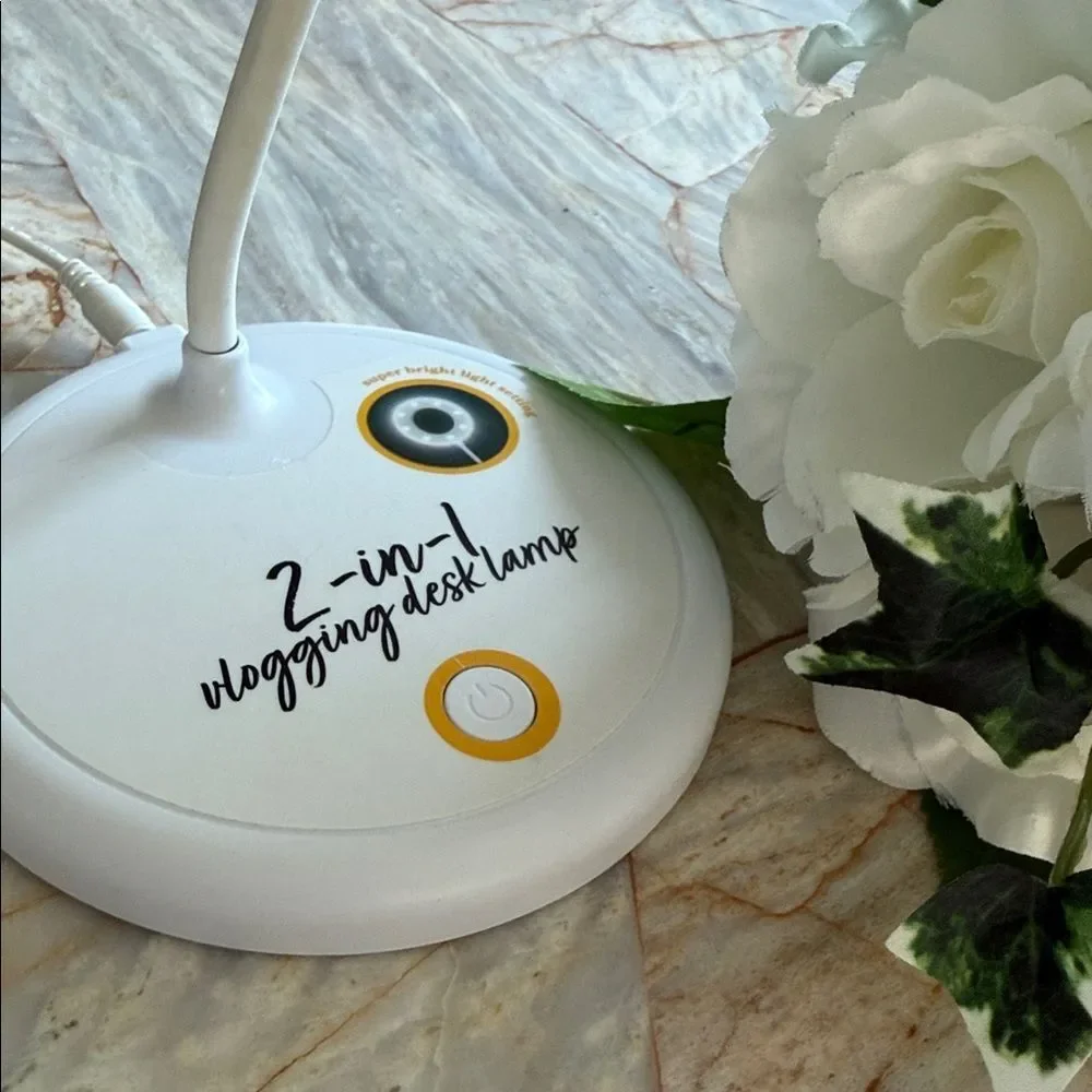 2-in-1 White Silver Vlogging Desk Lamp NWT Beauty Vlog Video Ring Light